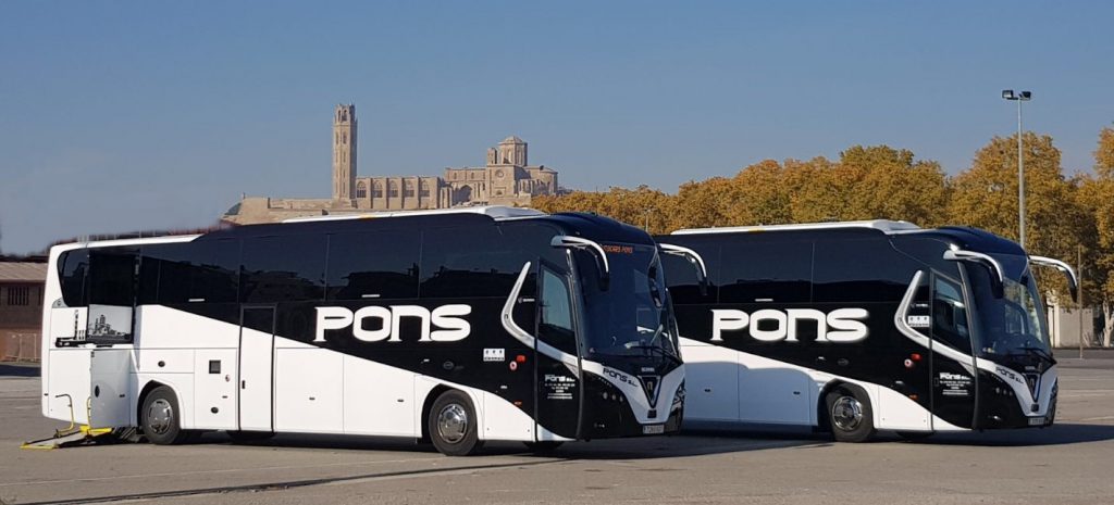 qui-som-autocars-pons-02 Dos autocars de Autocars Pons.